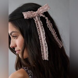 🆕 Pink Lace Ruffle Bow Hair Clip